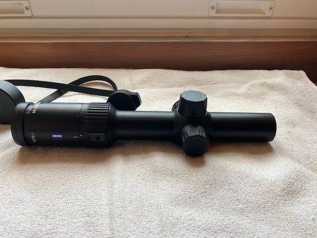 Vendo Mira Zeiss Conquest V4 1-4X24 NOVA