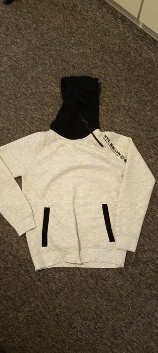 Bluza z kapturem, zamki S