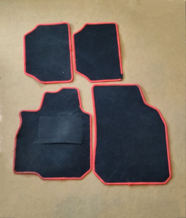 Продам Коврики в авто.