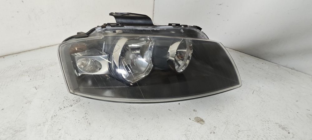 AUDI A3 8P HALOGEN Prawa Lampa Prawy Przód cena za 1 sztuke