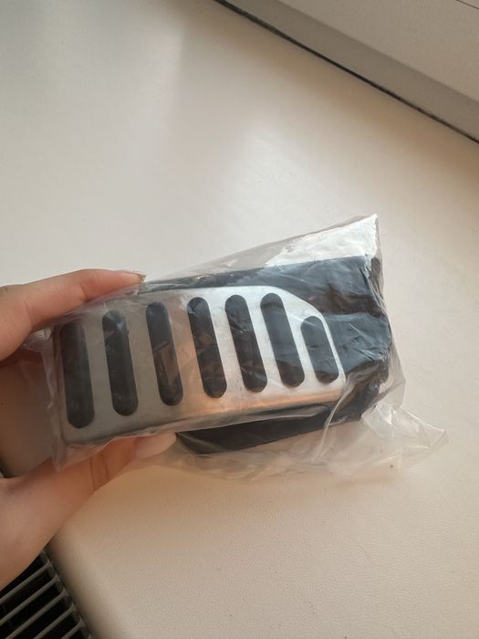 Накладки на педалі нові