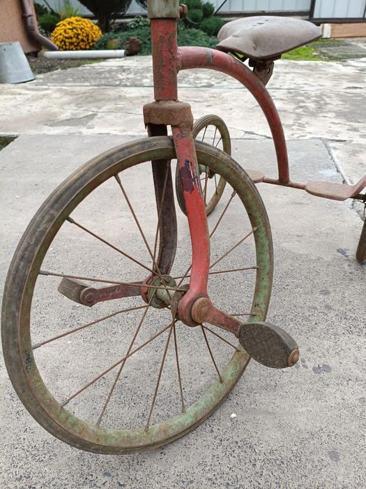 Детский велосипед 50 х годов выпуска.