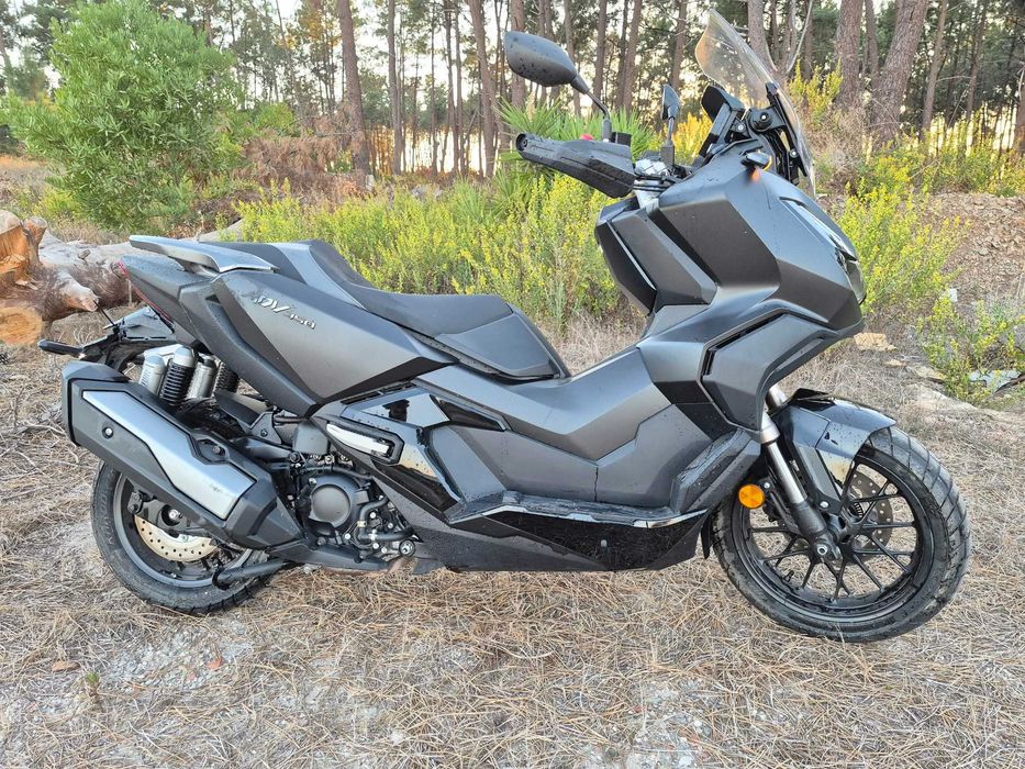 Honda ADV 350 Pequena queda