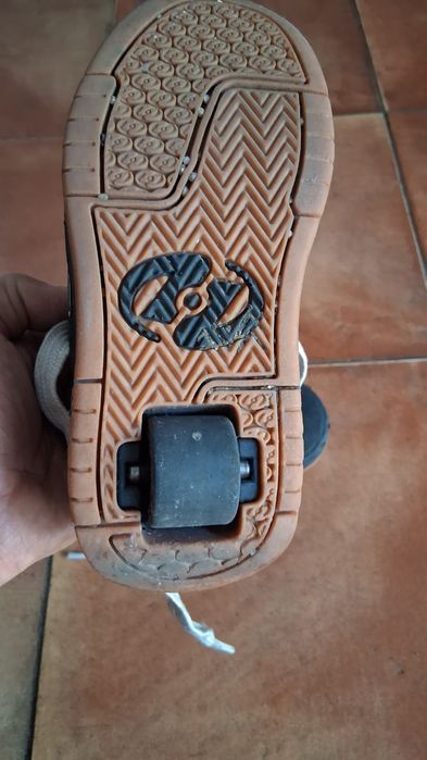 Tenis Heelys com rodas