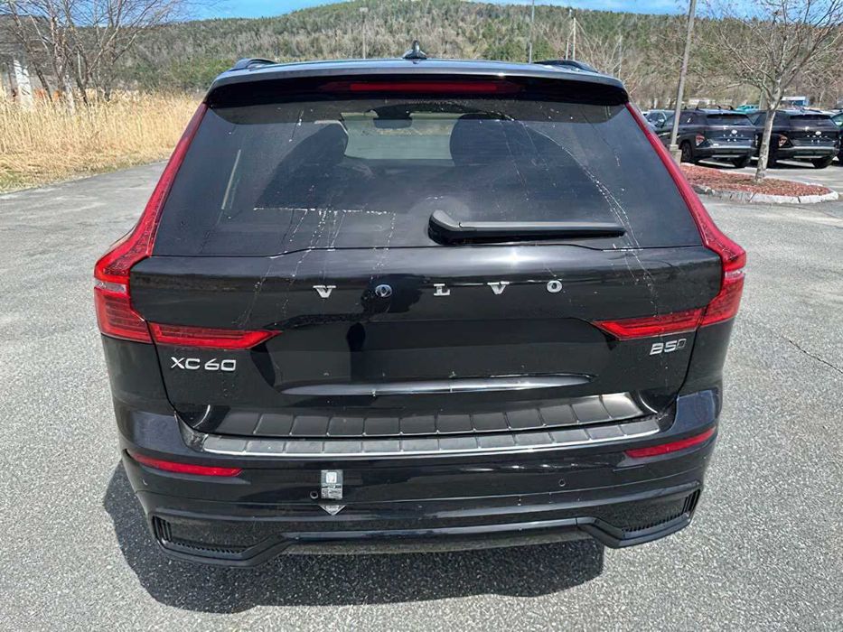 Volvo XC60      2023