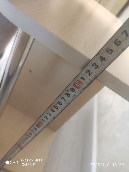 Макіяжне дзеркало з підвісною тумбою