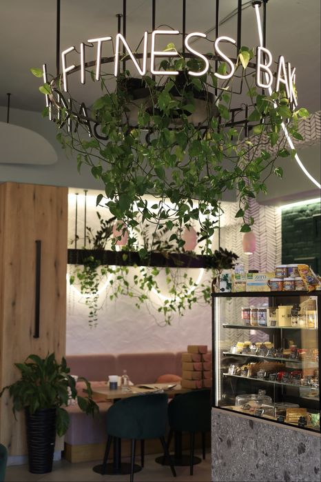 Продам кафе кондитерську у центрі міста