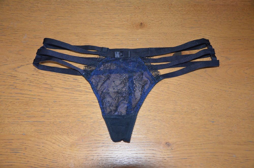 stringi/majtki Victoria's Secret r. M