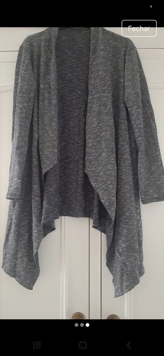 Casaco azul assimétrico