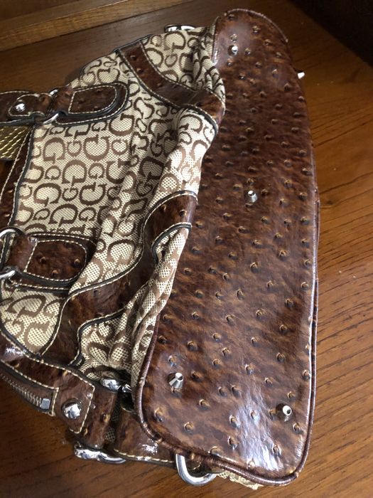 Mala da GUESS, usada poucas vezes, modelo antigo