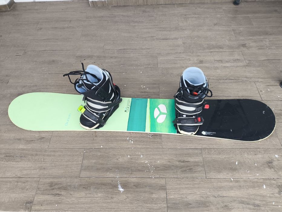 Deska snowboardowa Burton 153 cm z butami