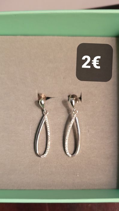 Vende Colar e bincos
