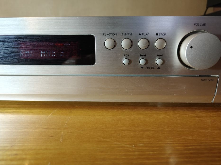 Denon amplituner CD RCD -100