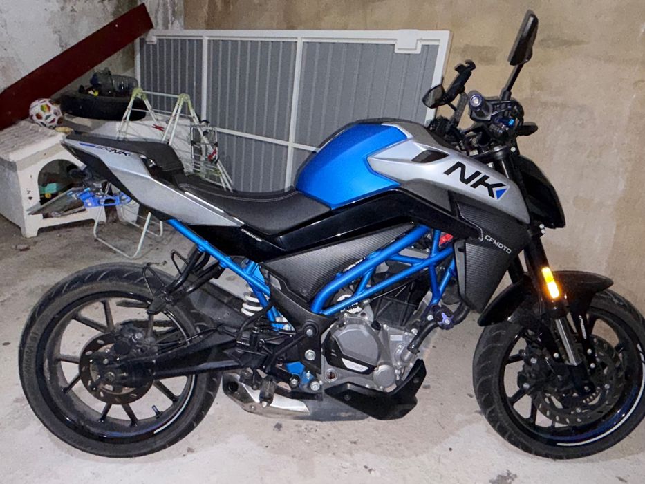 Mota CF Moto 300NK