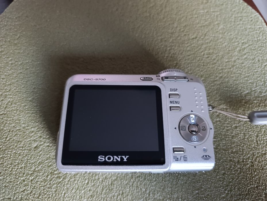 Фотоапарат SONY DSC-S700