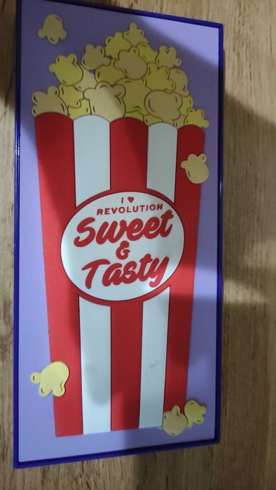 I Heart Revolution Tasty Palette "POPCORN", новая, в коробке