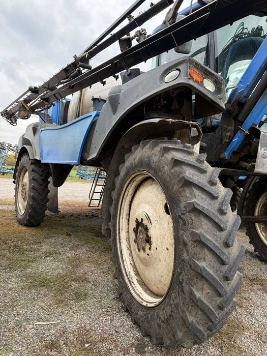 оприскувач самохідний New Holland SP275F