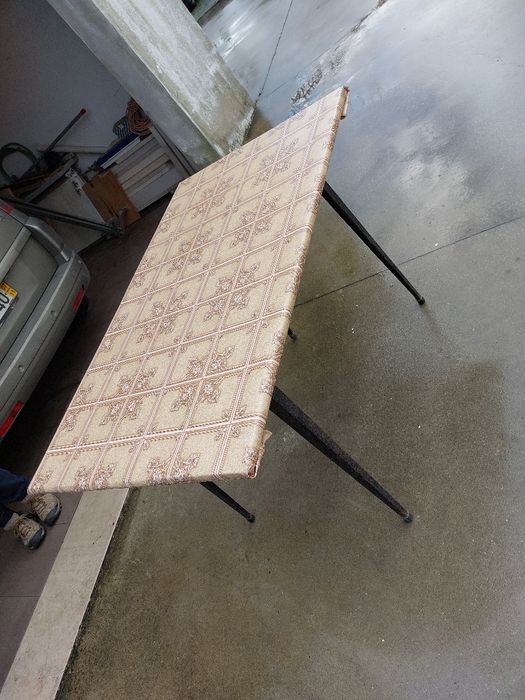 Table for six people64752393993859121