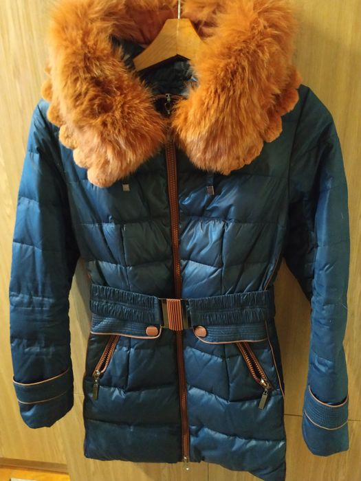 Зимняя женская курточка с холлофайбером