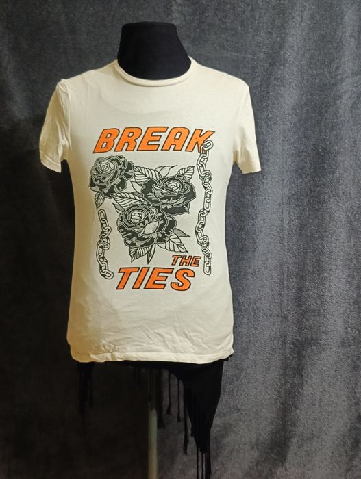 T-shirt damski Bershka - 34