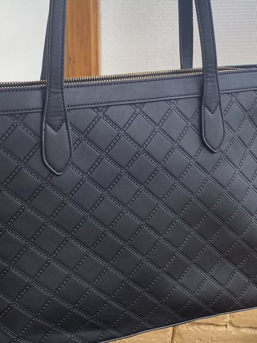 елегантна сумка бренду Mario Valentino SPA