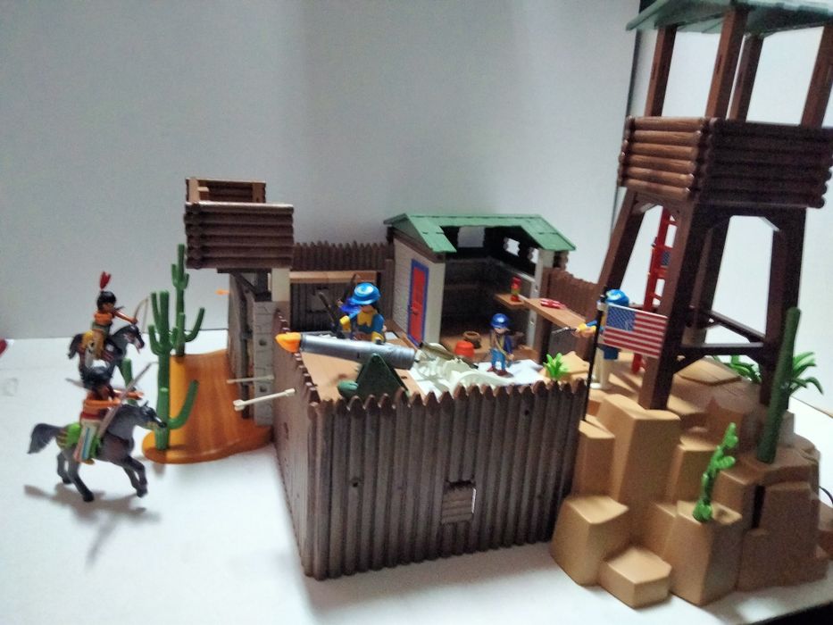 Playmobil western fort Brave,napad indian