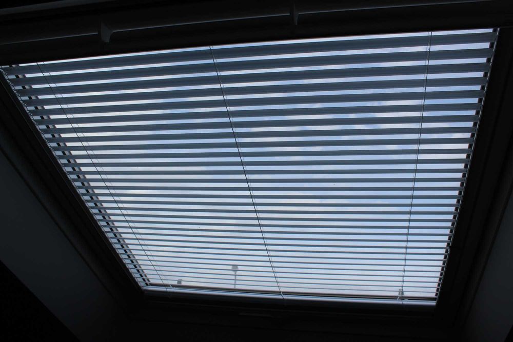 VELUX - Estores Venezianos - Resdes Mosquiteiras