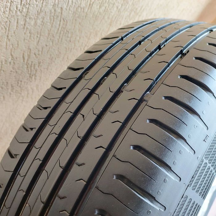 Komplet Czterech Opon Letnich CONTINENTAL 215/65/17 7mm bieżnika