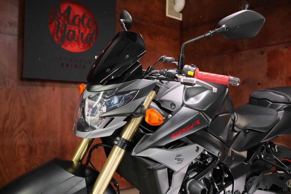 Suzuki GSR750 із Японії
