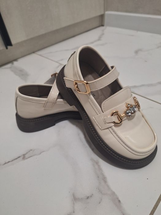 Туфлі для дівчинки