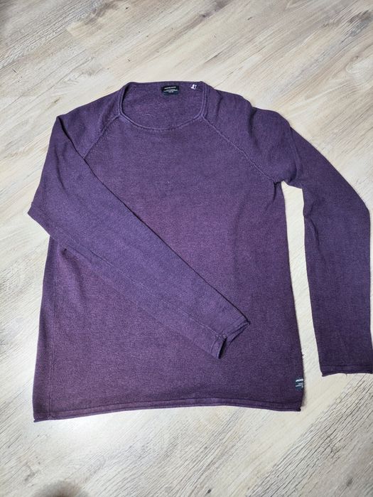 Кофта Jack&Jones
Идеальное состояние, очень красиво смотрится на теле,