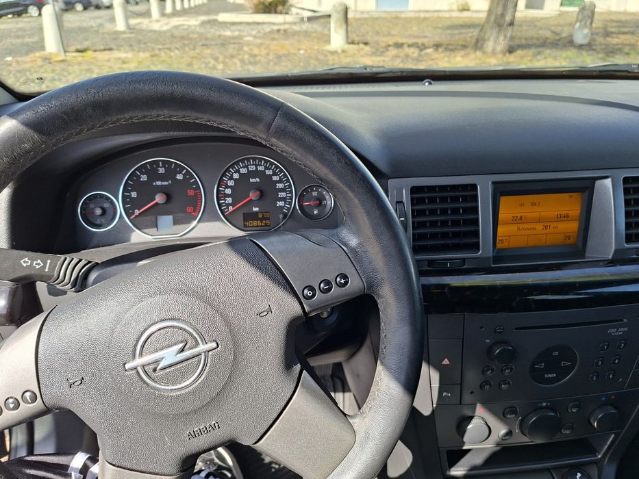 TOP/Opel signum 2.2 DTI/2003