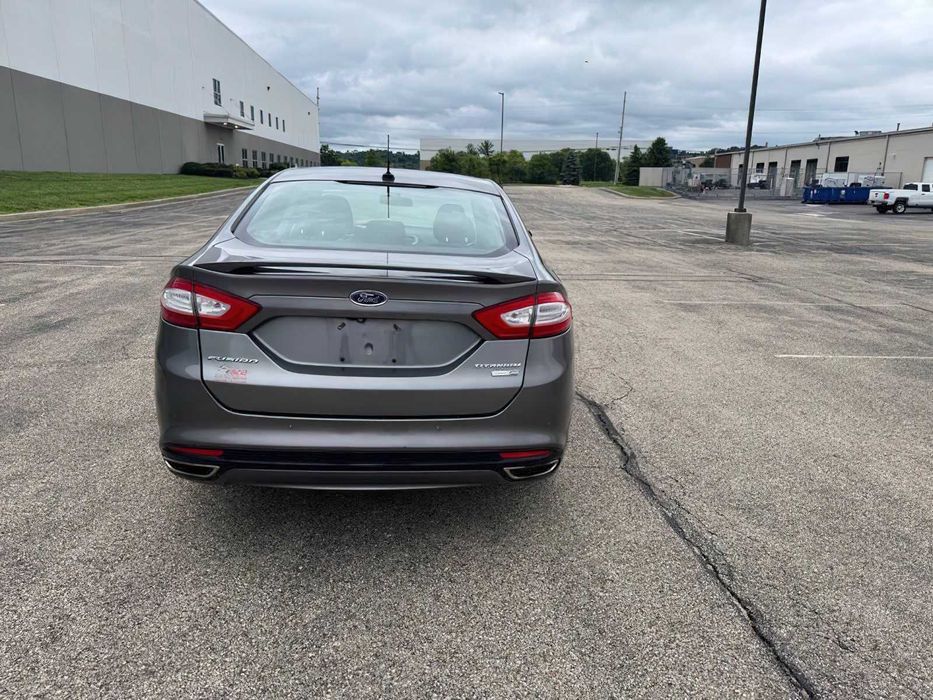 Ford Fusion Titanium      2014