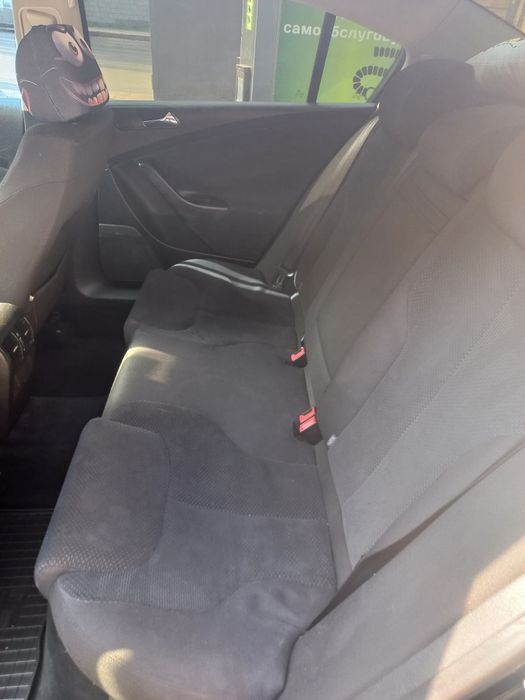 Авто  PASSAT B6  2.0 fsi