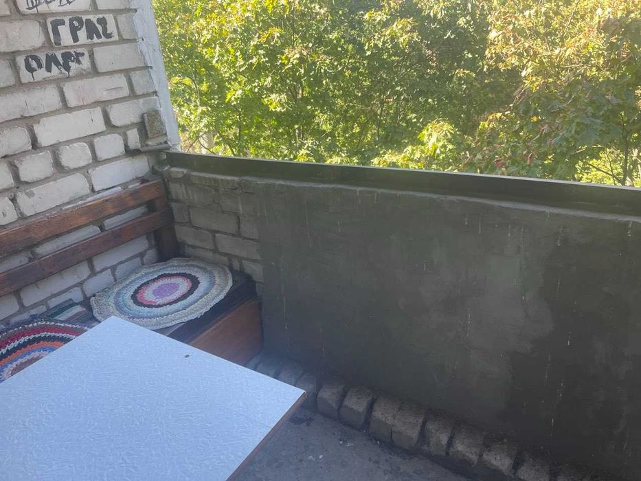 Продаю комнату в общежитии ( Р-н Центр.рынка ) и1