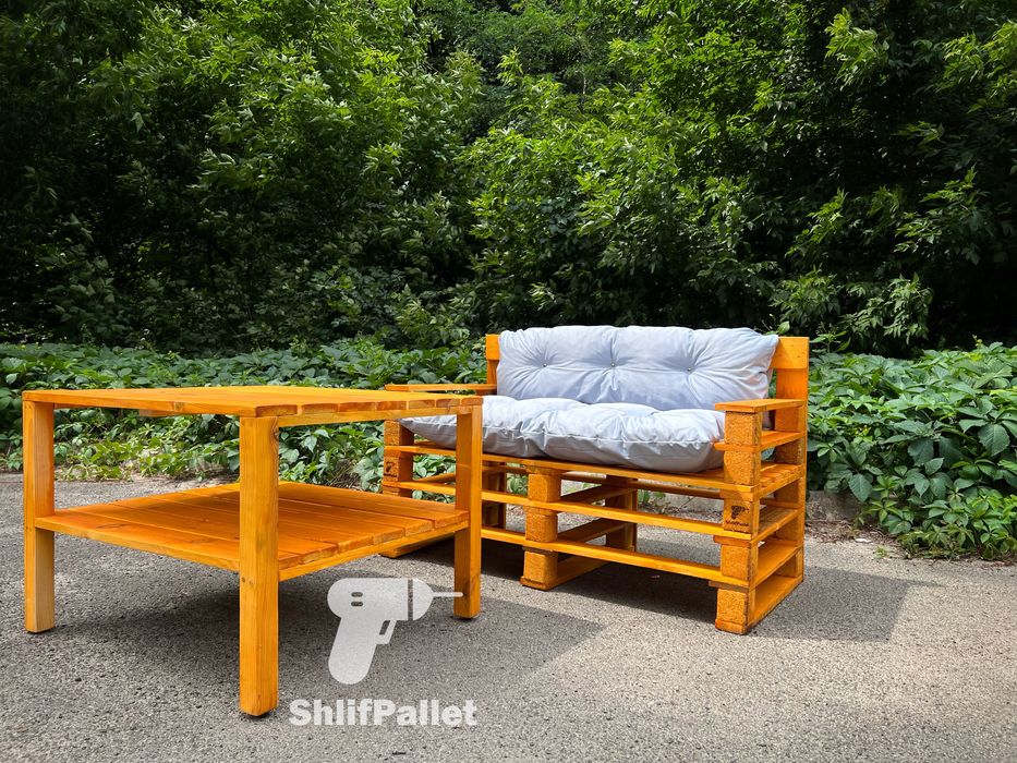 Дивани з паллет, меблі з піддонів , столи з дерева