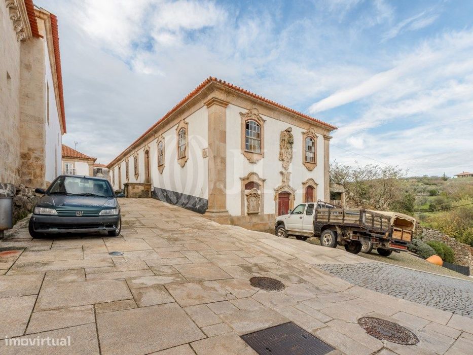 Quinta com produção de vinho, São da Pesqueira, Viseu