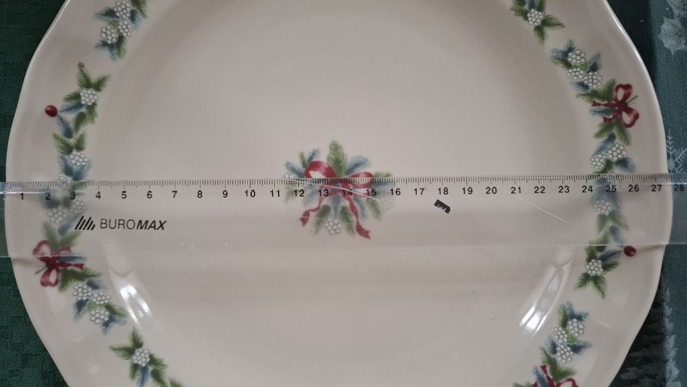 Новорічні тарілки Pfaltzgraff Red Ribbons