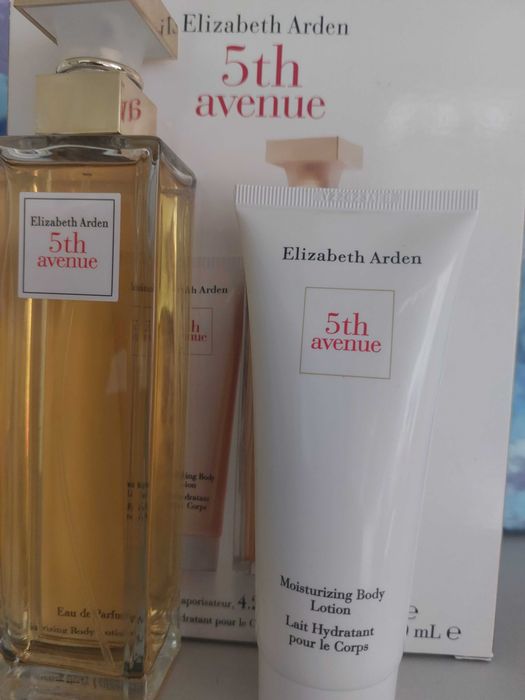 Elizabeth Arden 5Th Avenue Zestaw Upominkowy woda perfumowana  125 ml, perfumowany  balsam do ciała 100 ml niewielki ubytek w wodzie