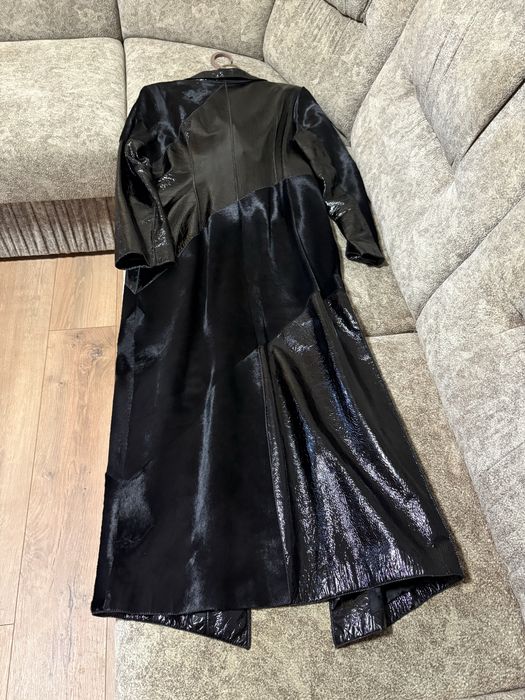 Шкіряний плащ, поні