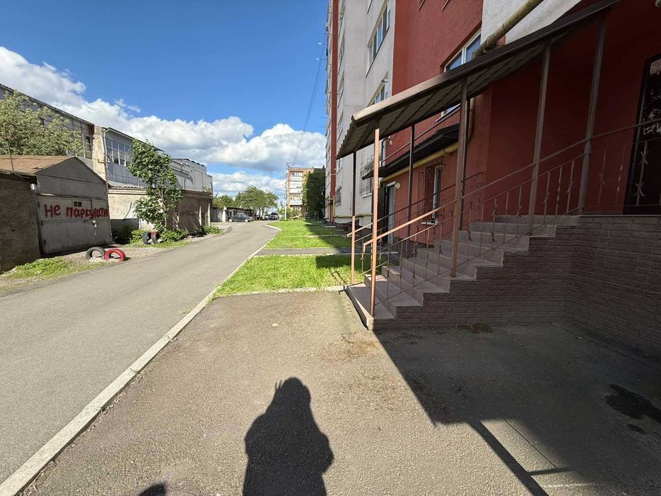 (5) Продам комору в житловому будинку 8116
