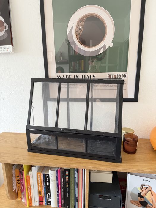 Czarna miniszklarnia Akerbar IKEA