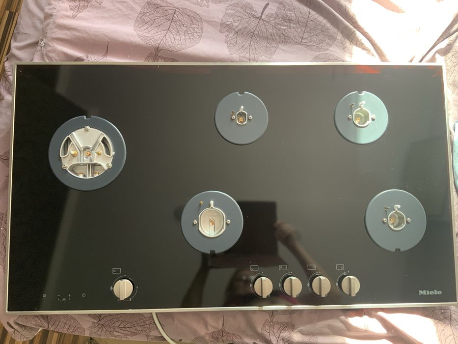 Miele газовая плита KM 3054,встраеваемая  микроволновка M2234 белая