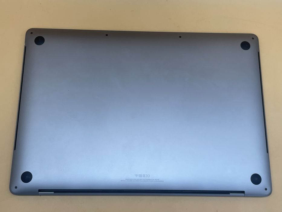 Macbook pro 2019 512ssd 16gb i7 16 дюймів