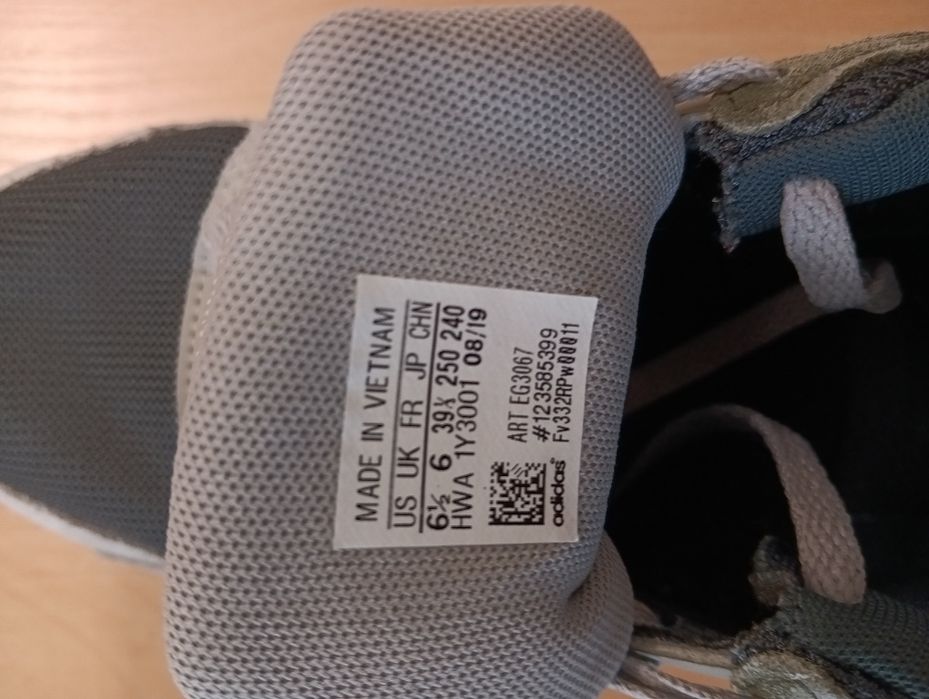 Sportowe buty Adidas rozmiar 39 i 1/3