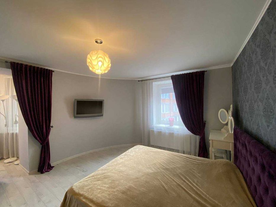 Продаж трикімнатної квартири 113 000$  поруч з парком