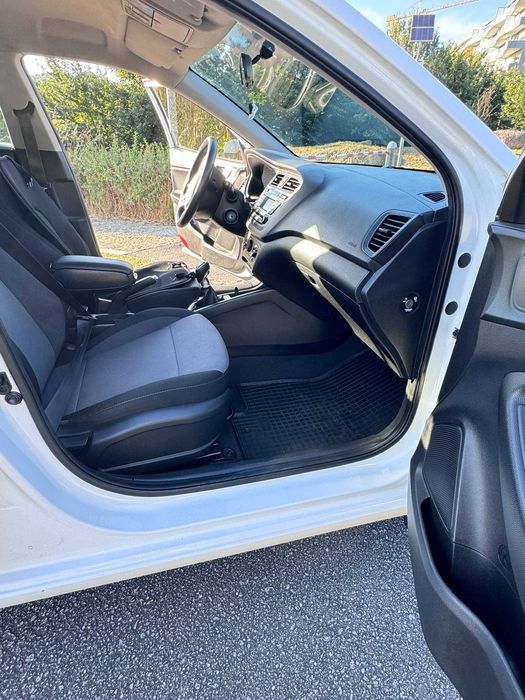 Hyundai i20 Comercial