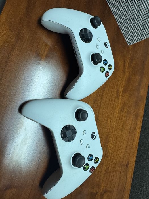 XBOX ONE S Console with Two Controllers64739077650947122