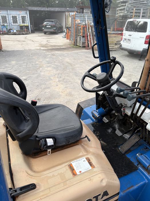 Wózek widłowy Toyota udźwig 4.000 kg stan bardzo dobry