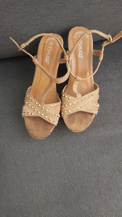 Sapatos de cunha